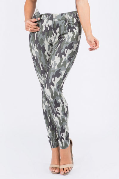Yelete Women's Camouflage 5-Pocket Cotton Blend Jeggings - Camo Army Green